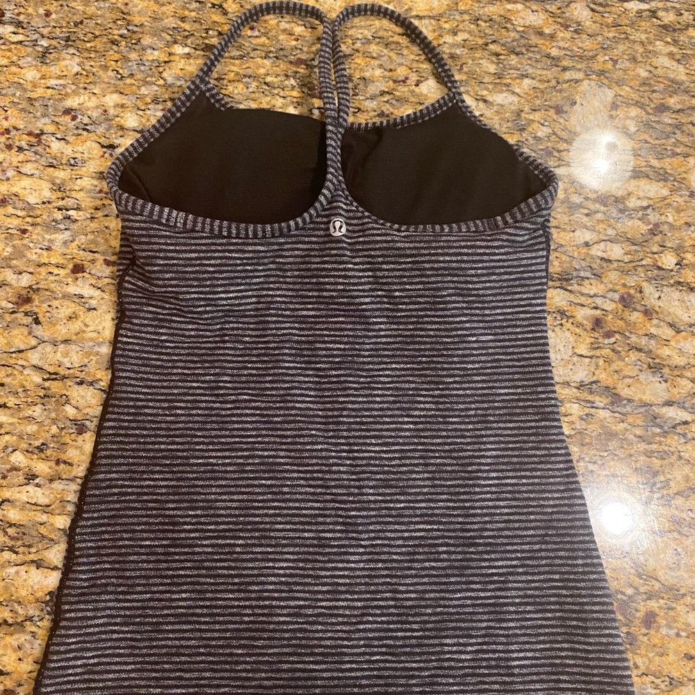 Lululemon top